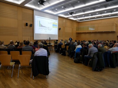 Dr. Burkhard Stever-Schoo (JKI) stellte am 13.03.2024 die Ergebnisse des Demonstrationsvorhabens 'MoNi' vor