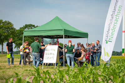 Feldtag zum Thema Landwirtschaft und Wasserschutz am 17.06.2026 in Schwüblingsen (Uetze/Region Hannover). - © Wolfgang Ehrecke Feldtag zum Thema Landwirtschaft und Wasserschutz am 17.06.2026 in Schwüblingsen (Uetze/Region Hannover).